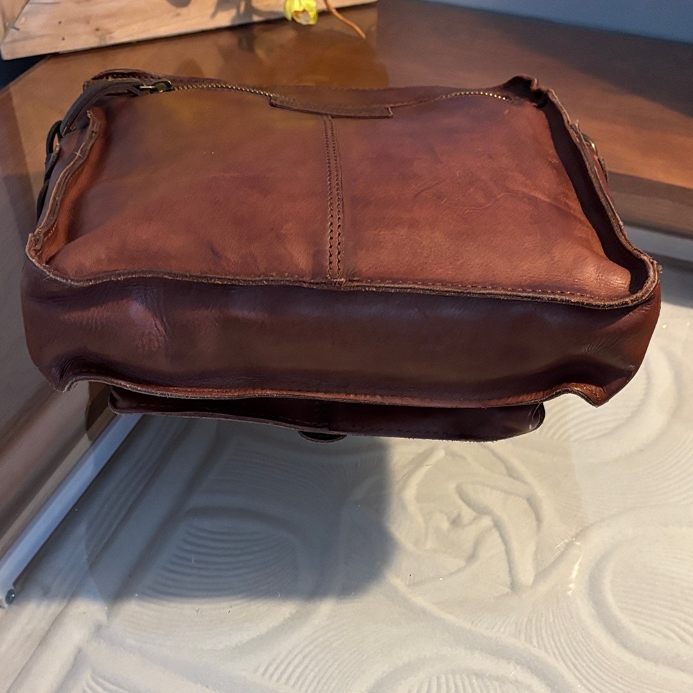 PIKOLINOS CAIMARI Rich Brown Leather Messenger Bag - Picture 7 of 16